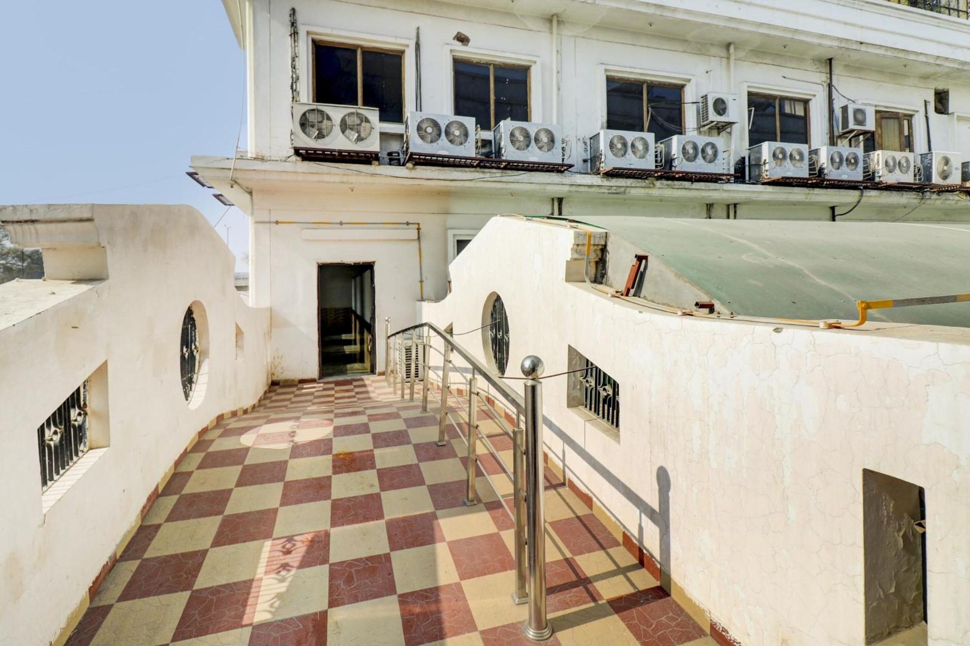 Hotel O Mukut Mahal Мірут Екстер'єр фото